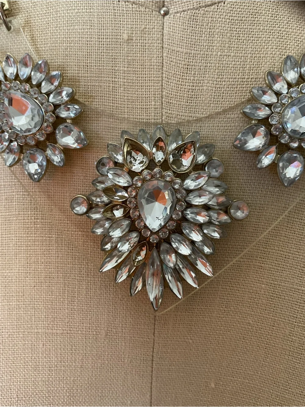 💜💜💜Crystal Statement Necklace - Clear Rhinestone Floral Bib